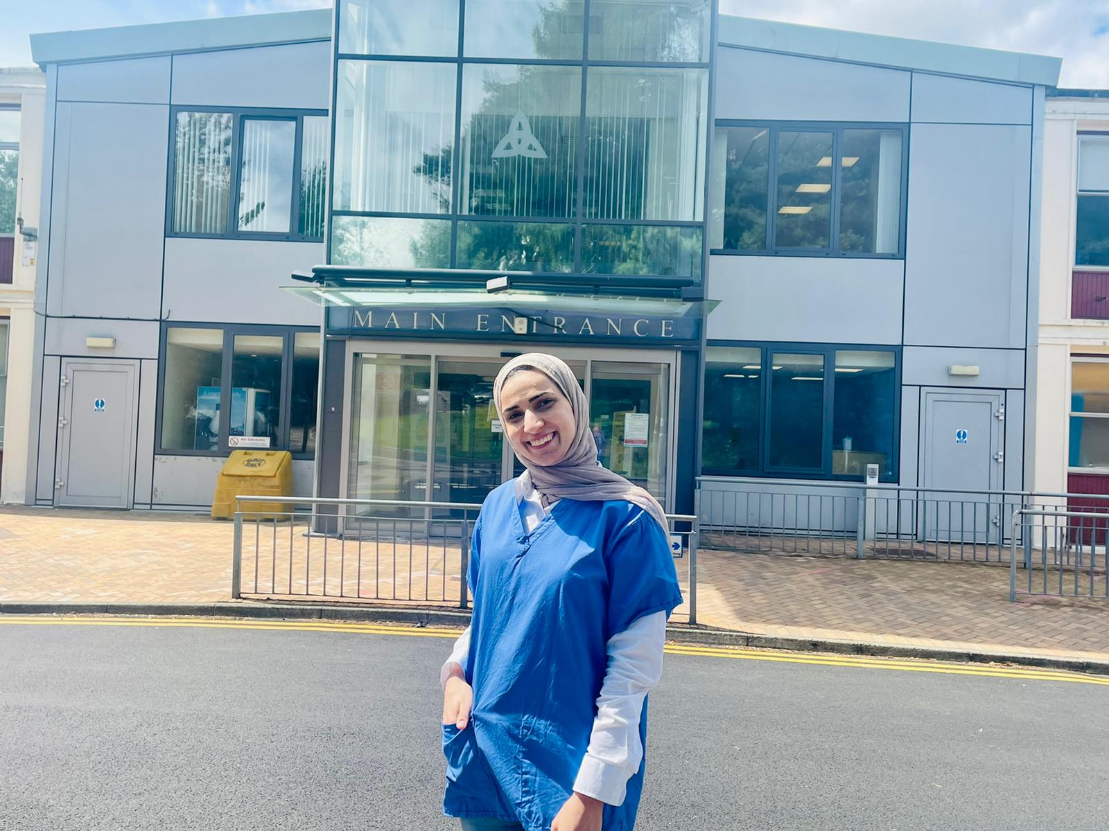 Palestine doctor praises NHSGGC staff following clinical placements