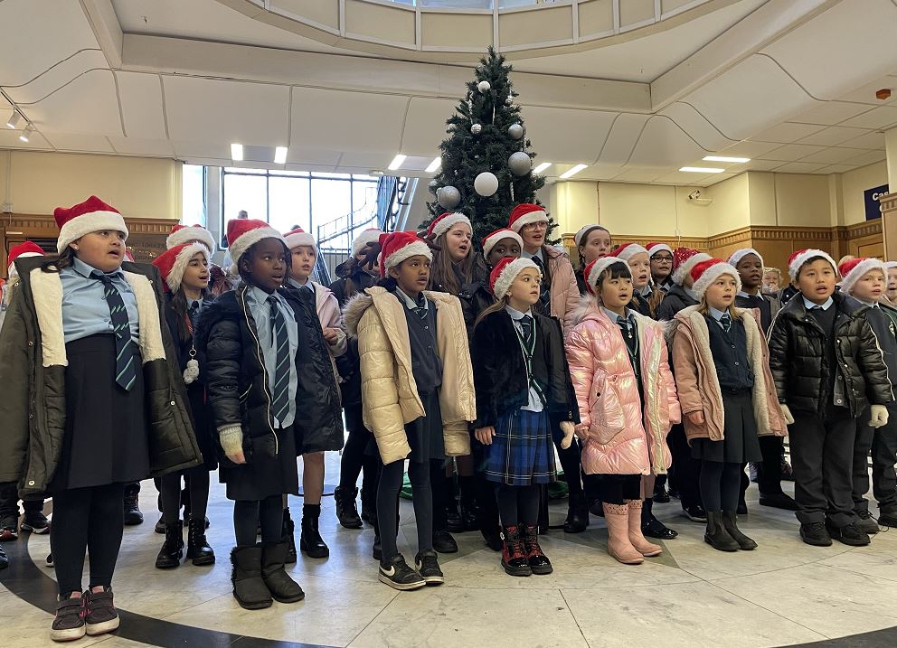 St. Mungo's Primary kids spreading the Christmas cheer