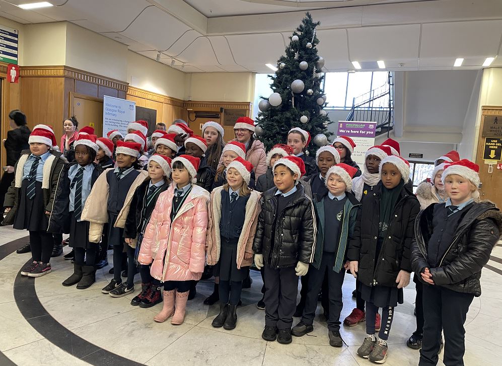 Kids spread festive cheer at Glasgow Royal Infirmary - NHSGGC